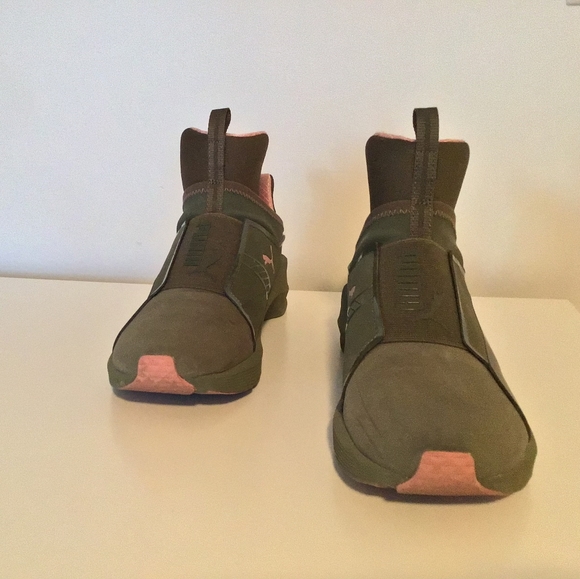 Running Shoes - Picture 2 of 4